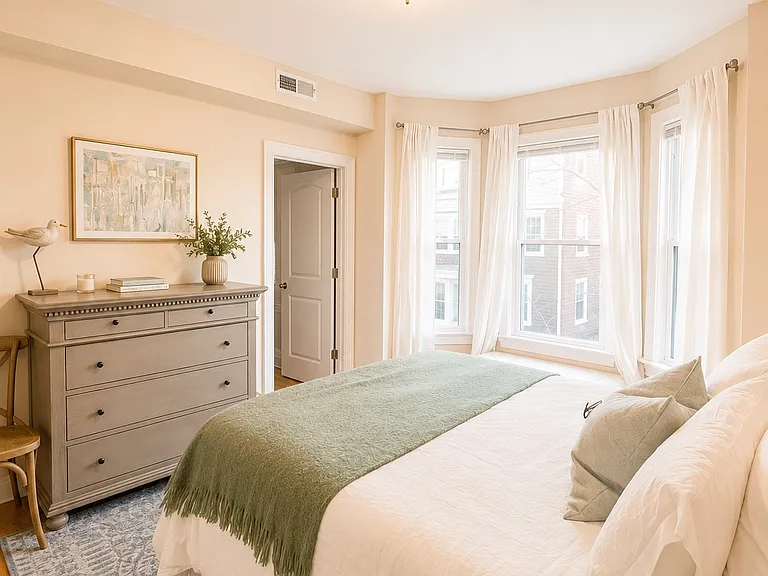 157 M St #2 — Photo 5