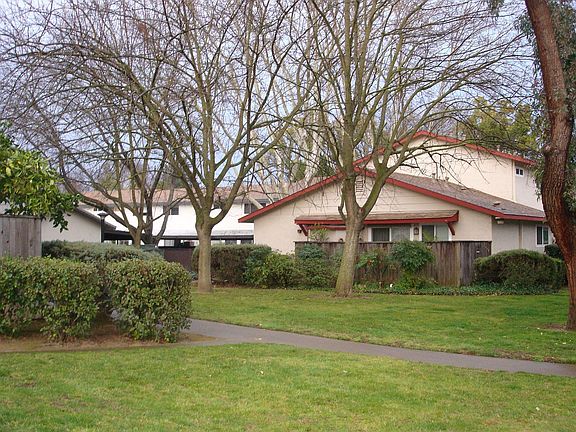 5th image of 8911 Salmon Falls Dr APT C