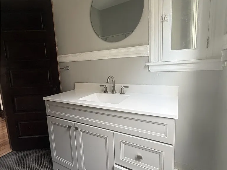 325 N Balph Ave — Photo 38