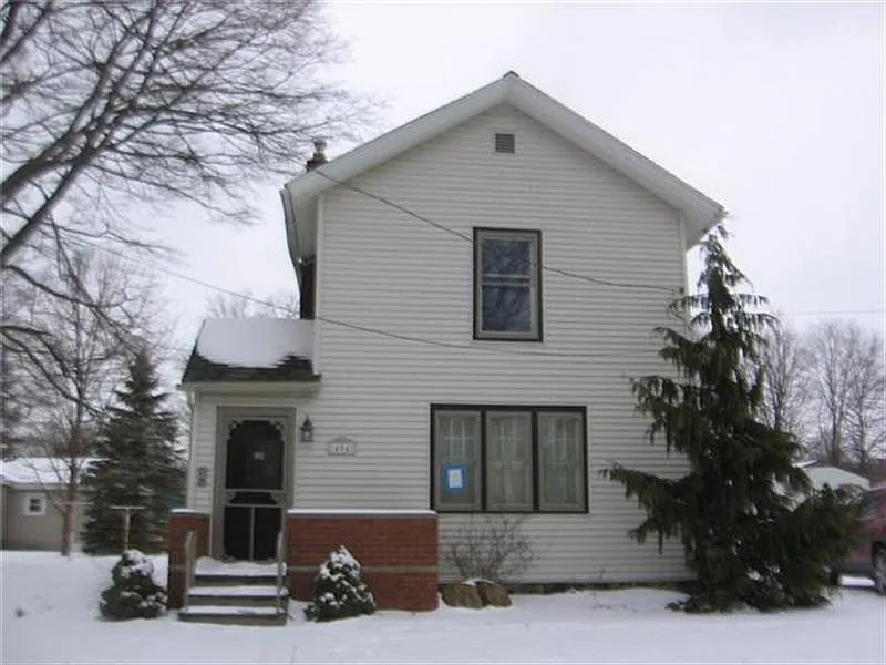 404 Mill St photo 1