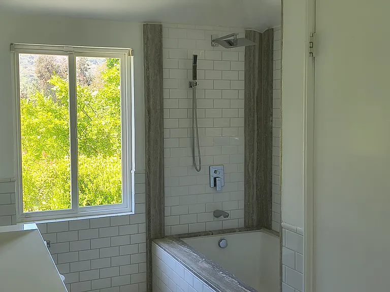 2828 Benedict Canyon Dr — Photo 52