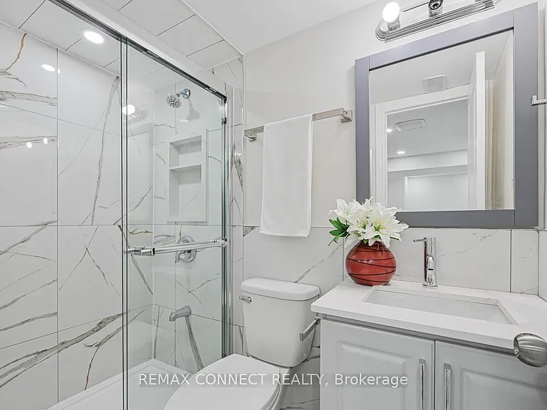 55 Taysham Cres — Photo 8