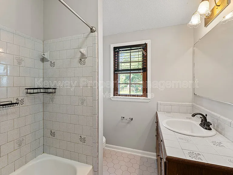 255 Silver Maple Rd — Photo 16
