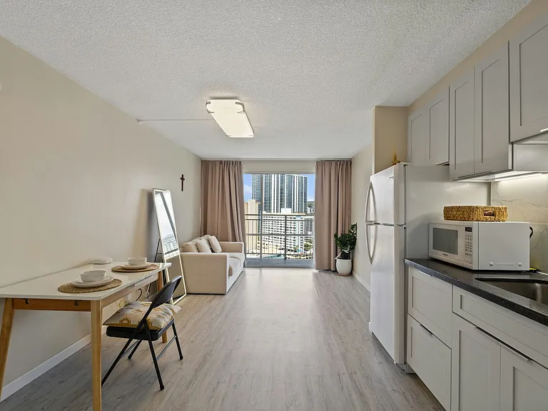 1655 Makaloa St — Photo 3