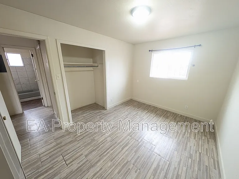 1010 Palomas Dr SE #H — Photo 6