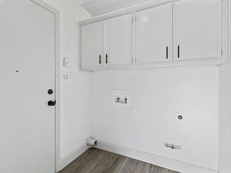 2404 Kentfield Ln — Photo 16