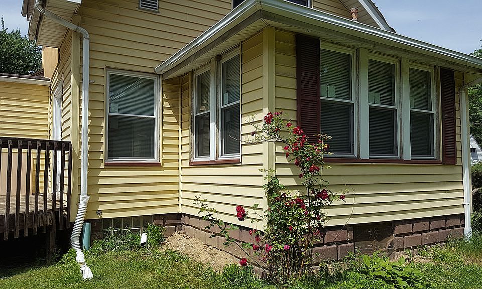 1st image of 1106 Central Parkway Ave SE
