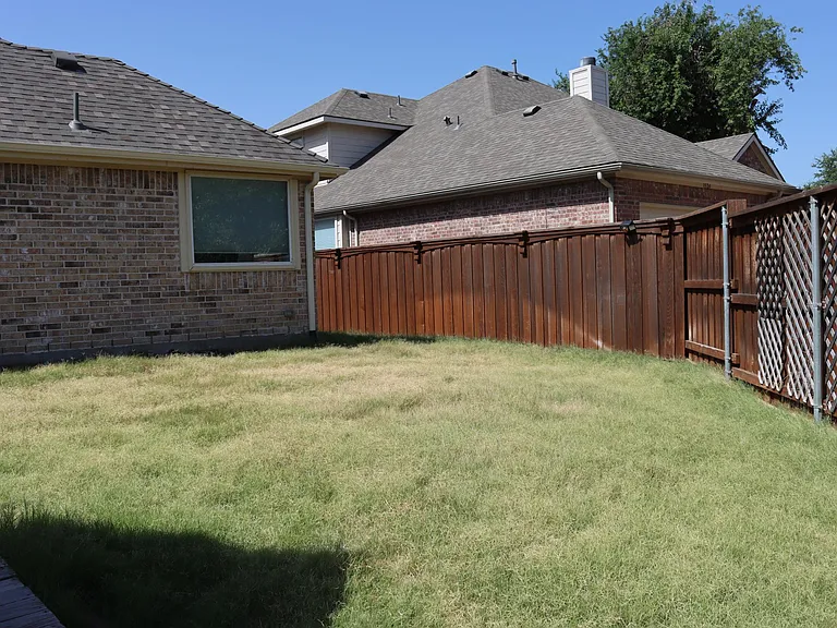 1548 Idlewild Dr — Photo 31