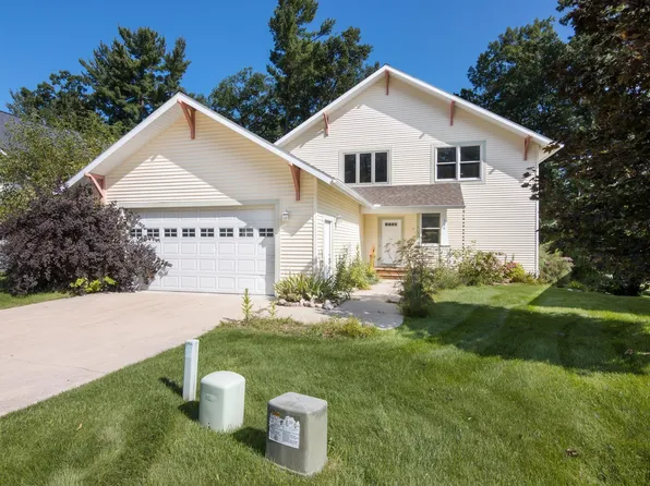 136 E 17th St, Traverse City, MI 49684