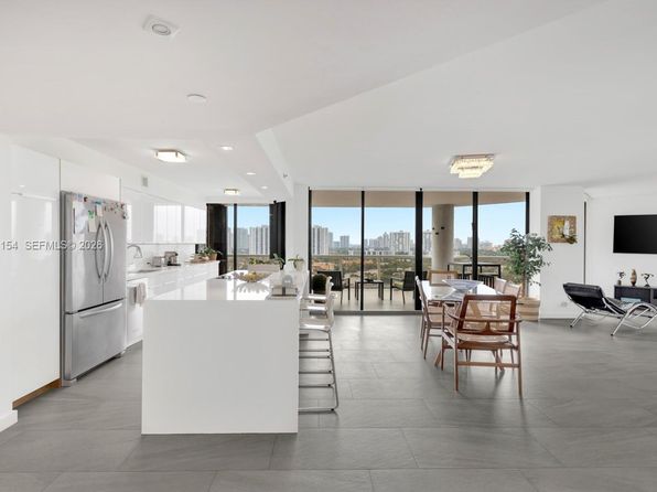 3598 Yacht Club Dr APT 1403