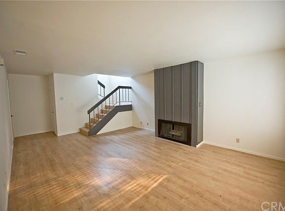 4th image of 365 Mariposa Ave APT D