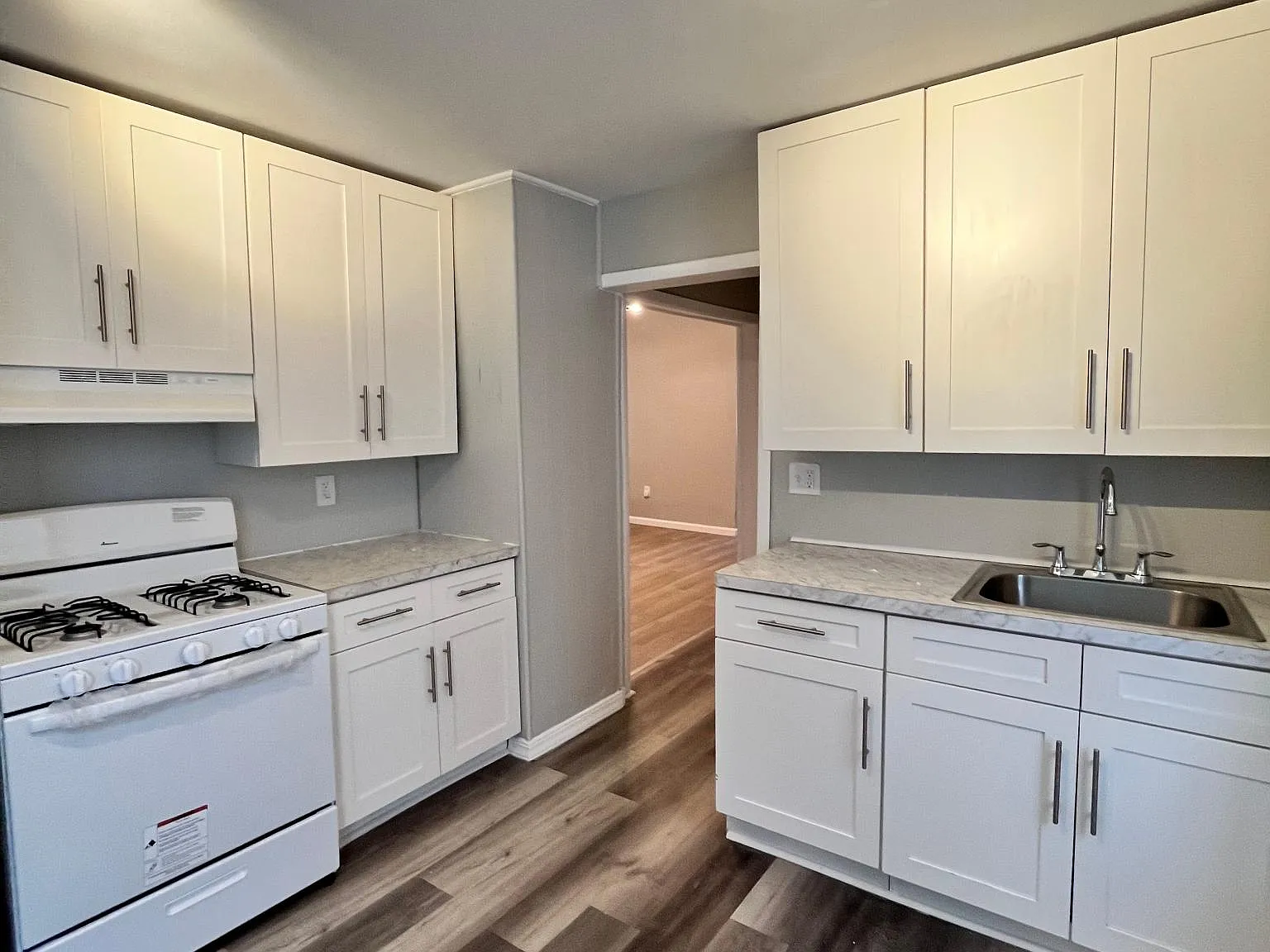 3 bed, 1000 sqft, $2,500 — Photo 1