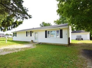 9 Walnut Rd, Medway, OH 45341