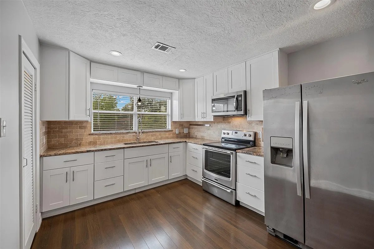 Building Photo - 6918 Irvington Blvd #B