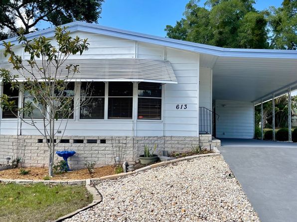 613 Sycamore Sq, Lady Lake, FL 32159