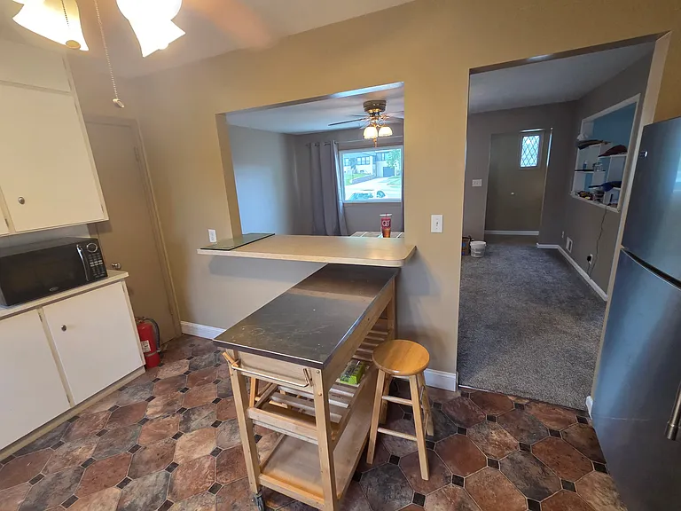 4207 Grover St — Photo 3