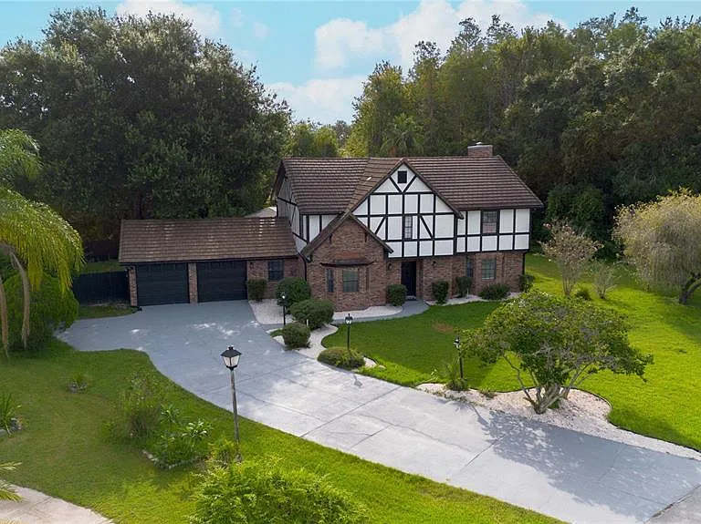 2540 Albany Dr — Photo 3