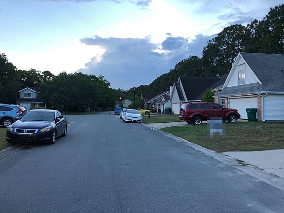 4th image of 1660 Bennetts End