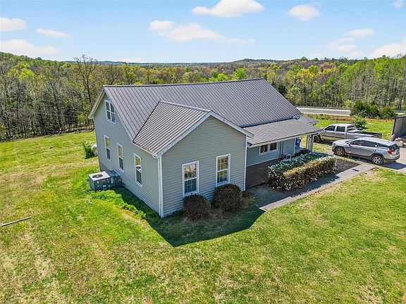 3rd image of 75 Goodview Dr