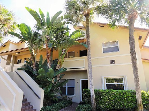 Home For Sale In Beachcomber