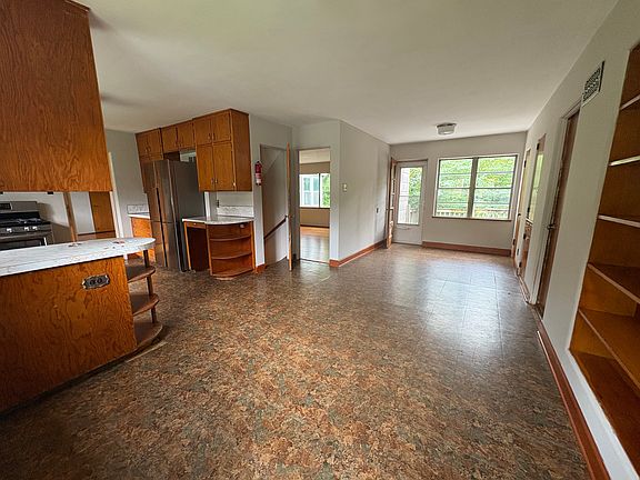 5th image of 615 Morningside Dr