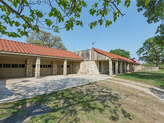 4th image of 120 Private Road 1587