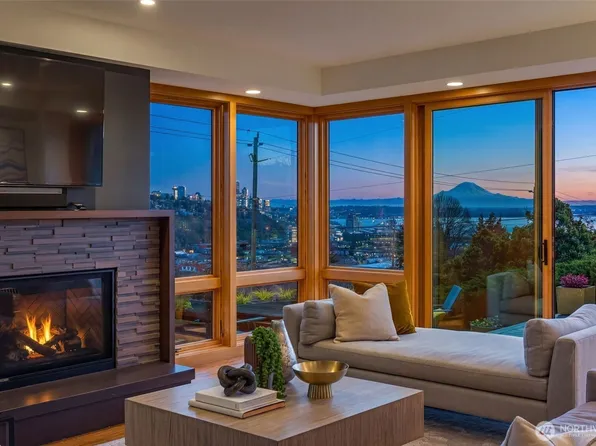 2506 W Halladay Street, Seattle, WA 98199