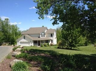 22 Ferrin Dr, Southwick, MA 01077