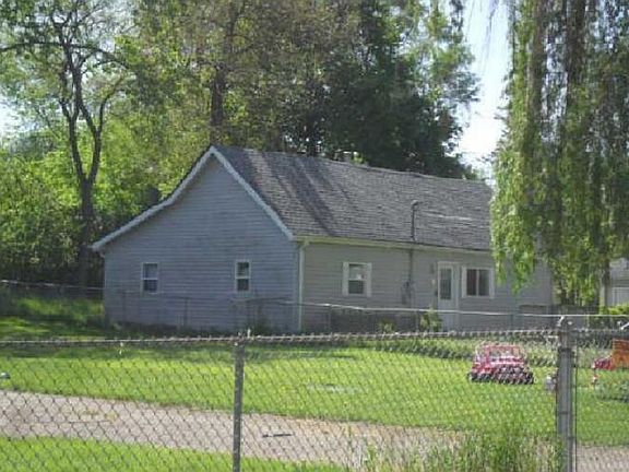 4th image of 35 S Lake Ave