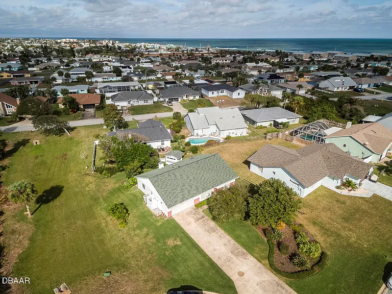 145 Riverwalk Ct — Photo 3