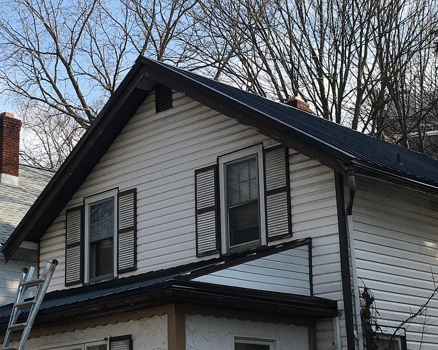 Exterior with Metal Roof
