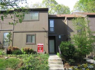 207B Village Ln, Greensboro, NC 27409