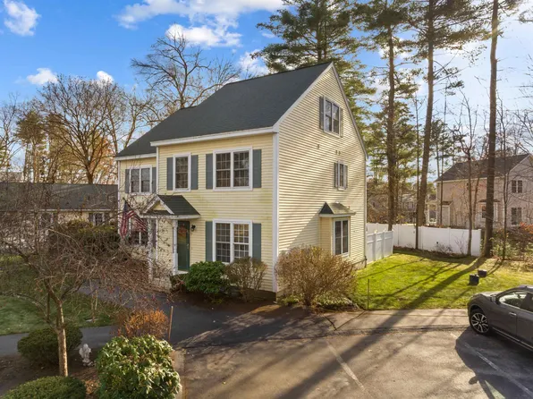 4 Appletree Village Lane Unit #4, Merrimack, NH 03054