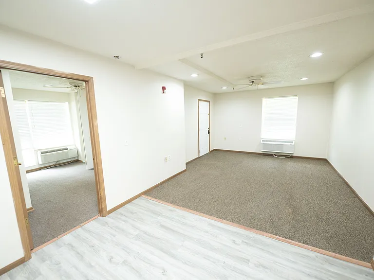 201 N Cedar St #8 — Photo 2