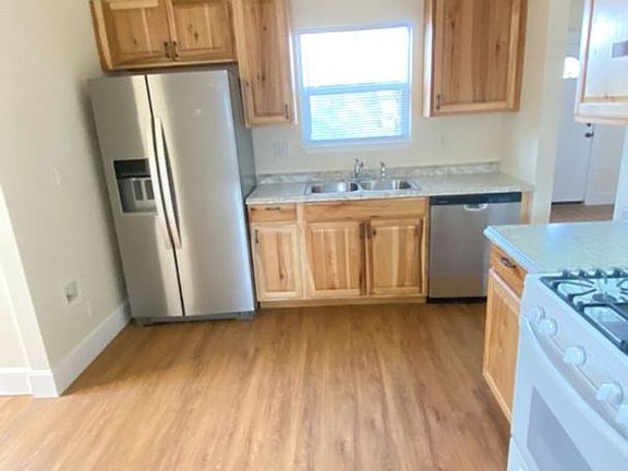 4th image of 105 S 14th Ave