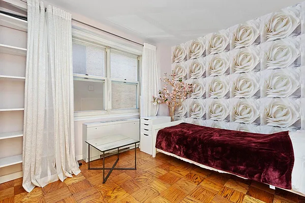 Sold by A & I Broadway | media 21