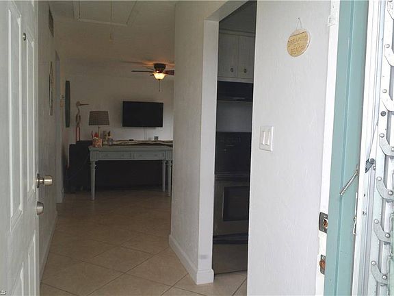 2nd image of 730 Joel Blvd Floor 1