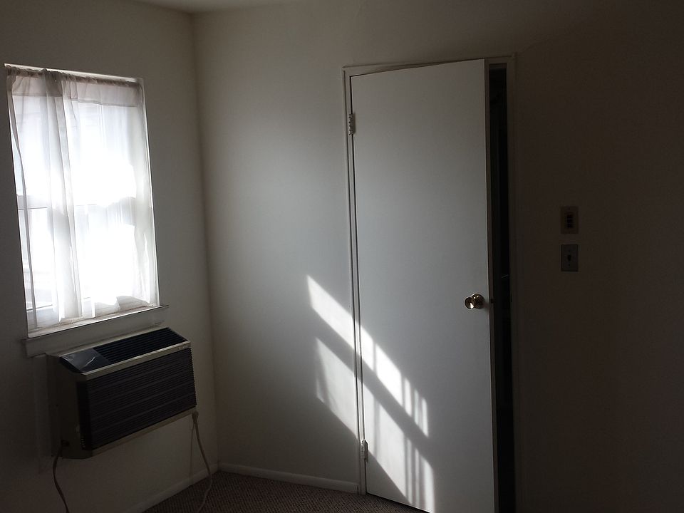 1st image of 2-47 B Virginia Dr #B