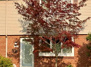 941 S West Ct APT B, Appleton, WI 54915