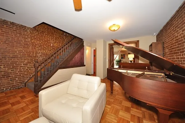 Rented by Citi Habitats | media 22