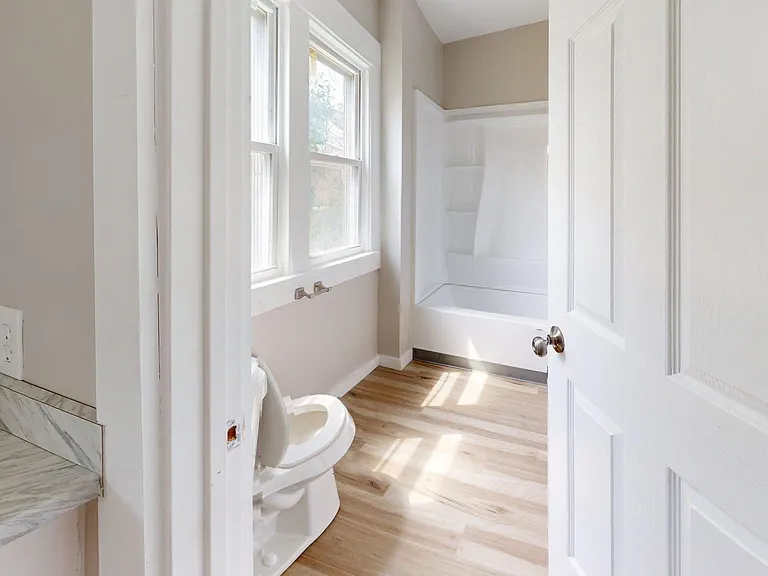 134 N Arlington St — Photo 5