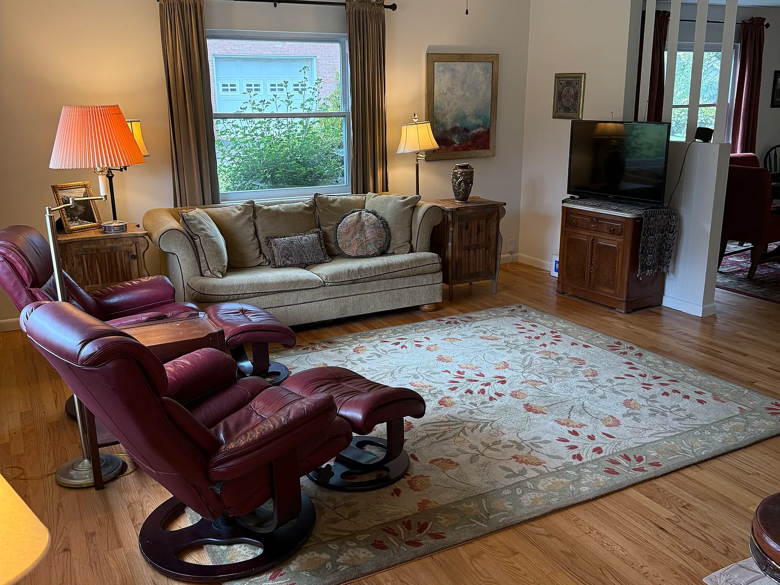 3 bed, 1382 sqft, $2,450 — Photo 2