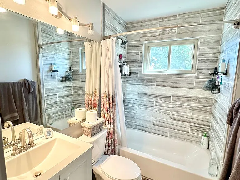 6430 Amethyst Ct — Photo 14