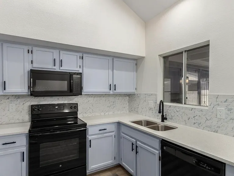 4172 E Wayland Rd — Photo 13