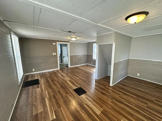419 W Washington St — Photo 14