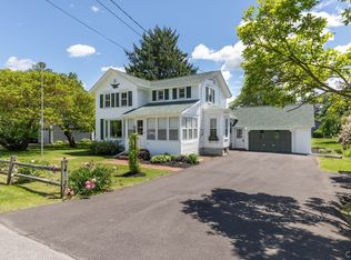 104 Hamilton Rd, North Syracuse, NY 13212