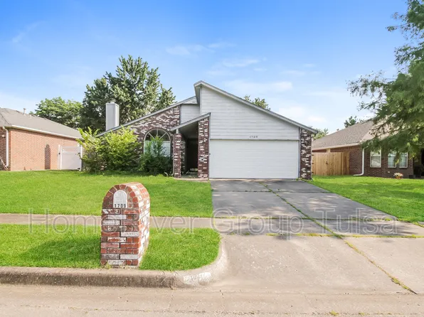 1709 W Fort Worth St S, Broken Arrow, OK 74012