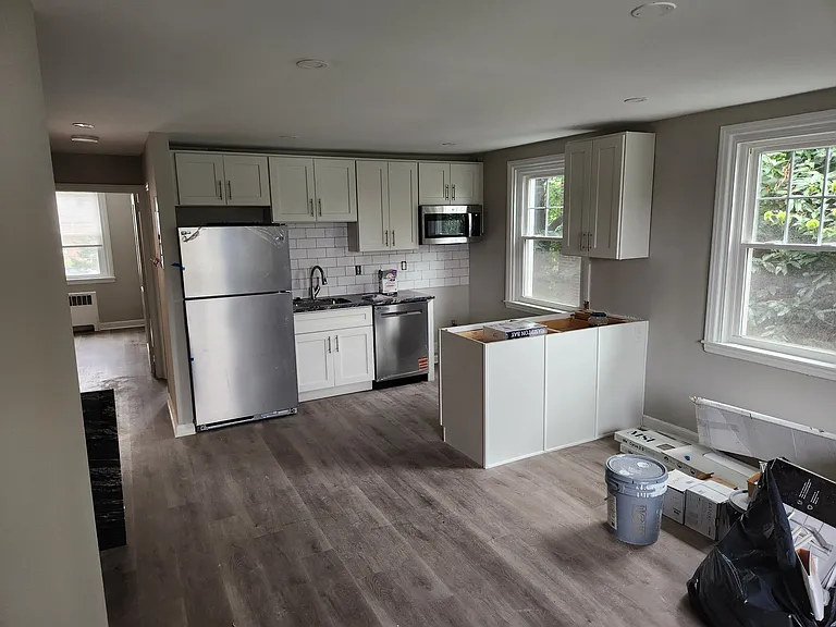 611 Glenview St #2 — Photo 13