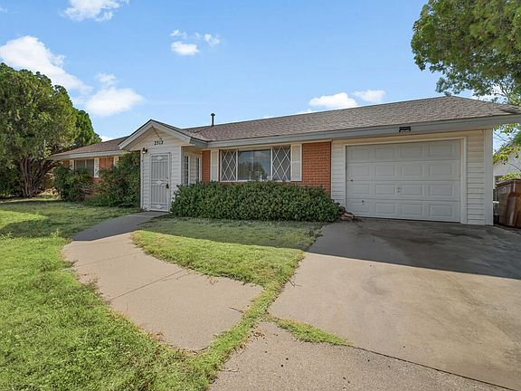 3rd image of 2512 Lynn Dr