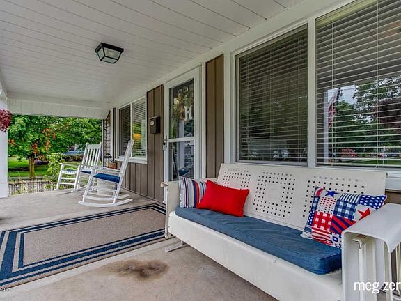 4th image of 2234 Argentina Dr SE